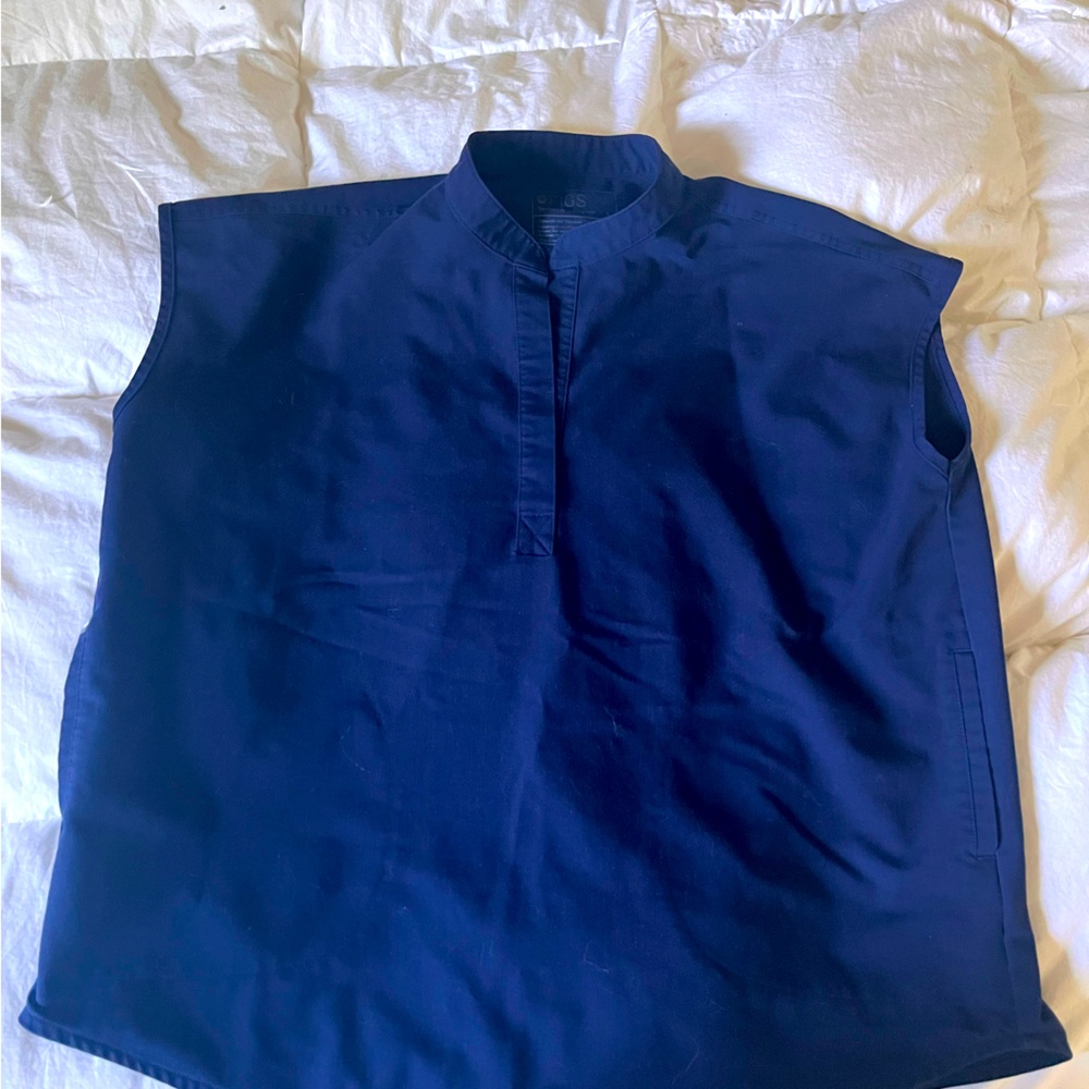 Figs scrubs- all Navy and size Large.